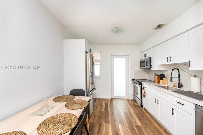 Building Photo - 3100 Naomi St