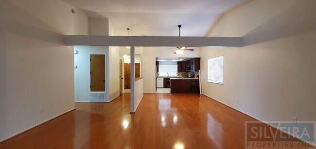 Building Photo - Lovely 3 Bedrooms 2 bath Home For Rent