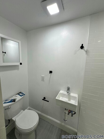 Building Photo - 23 Kirkwood Rd