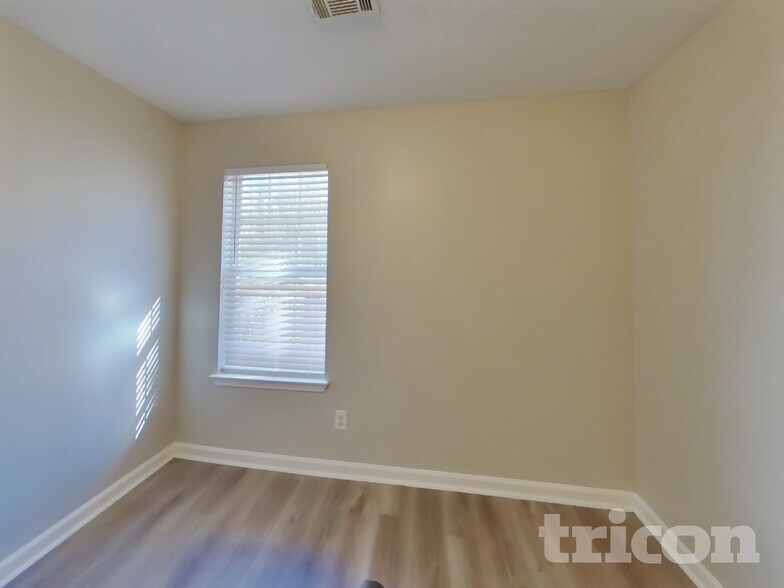 Building Photo - 65 Applewood Cir