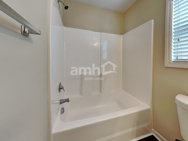 Building Photo - 1308 Silver Dr