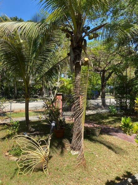 Building Photo - 1516 SW 12th St