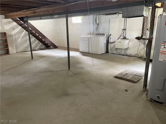 Building Photo - 6490 Willow Way