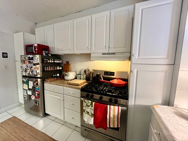 Building Photo - 604 Orange St