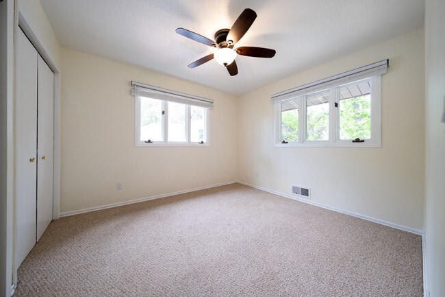 Building Photo - 8564 Lincoln St