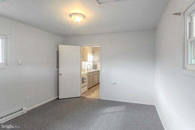 Building Photo - 9 Bloomfield Ln