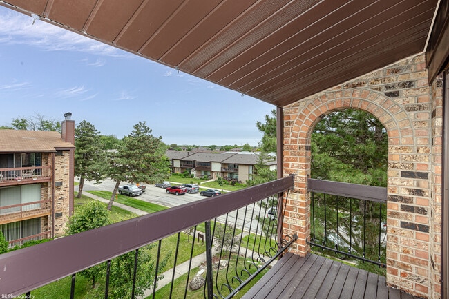 Building Photo - 15834 Orlan Brook Dr
