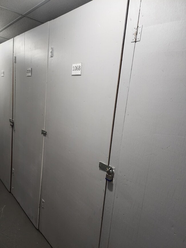 Building Photo - 235 N Mill Rd