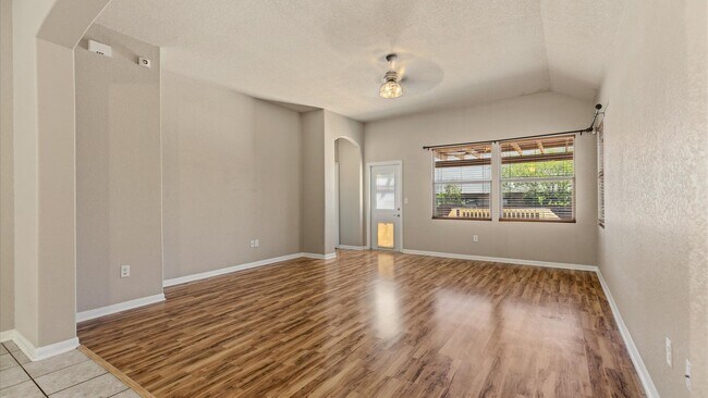 Building Photo - 6026 Cielo Ranch