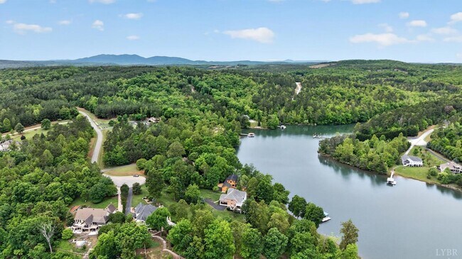 Building Photo - 308 Acres Ct