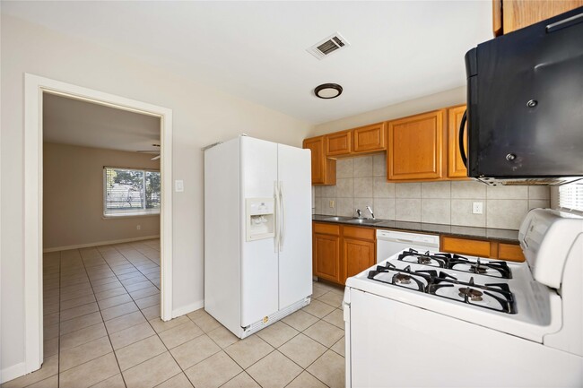 Building Photo - 6713 Barney Rd