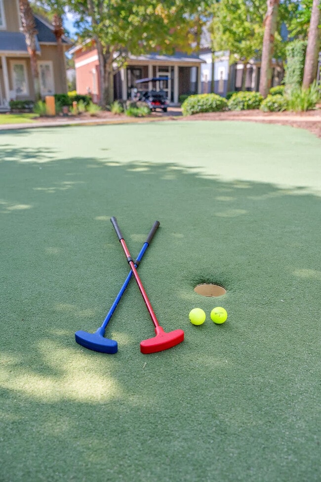 Building Photo - 2469 Bungalo Ln