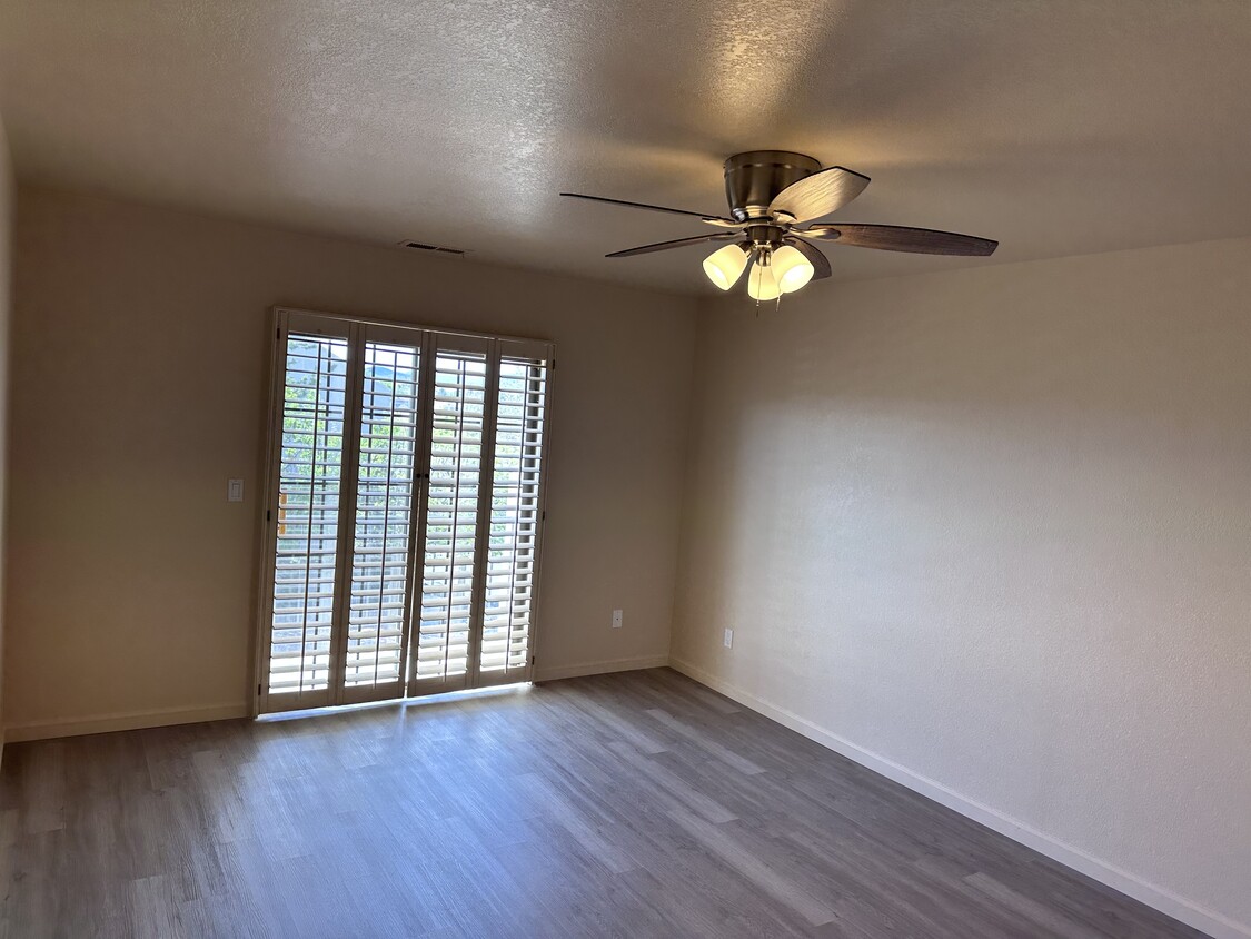 Building Photo - 11456 N Fairway Dr