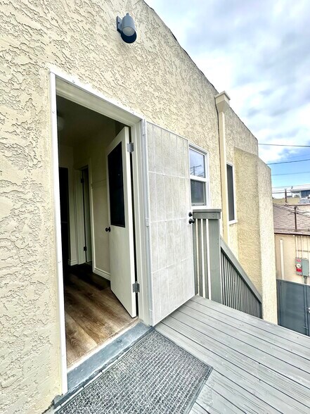 Building Photo - 211 Corona Ave