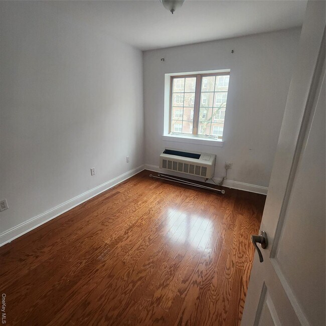 Building Photo - 85-15 120th St