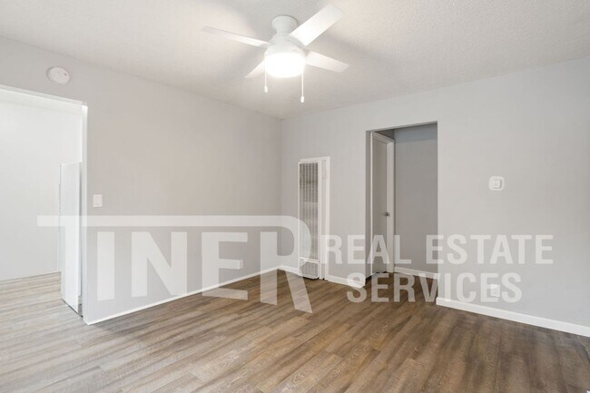 Building Photo - 1111 W St.-#4