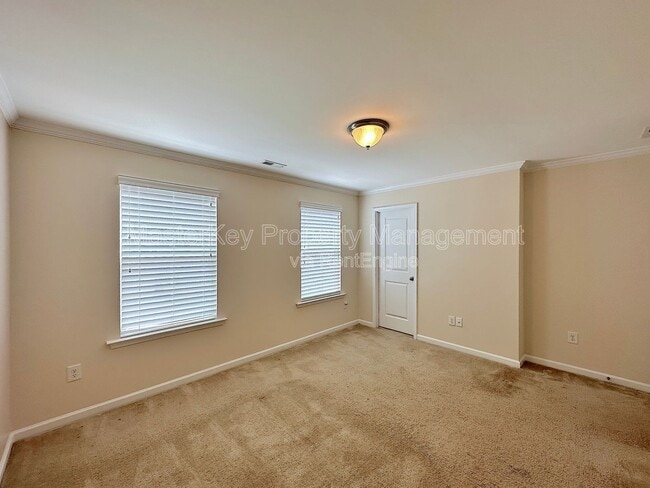 Building Photo - 761 McRae Rd