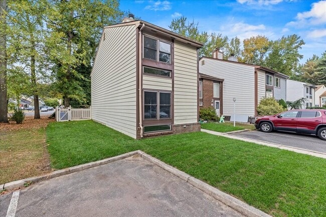 Building Photo - 421 Barton Run Blvd