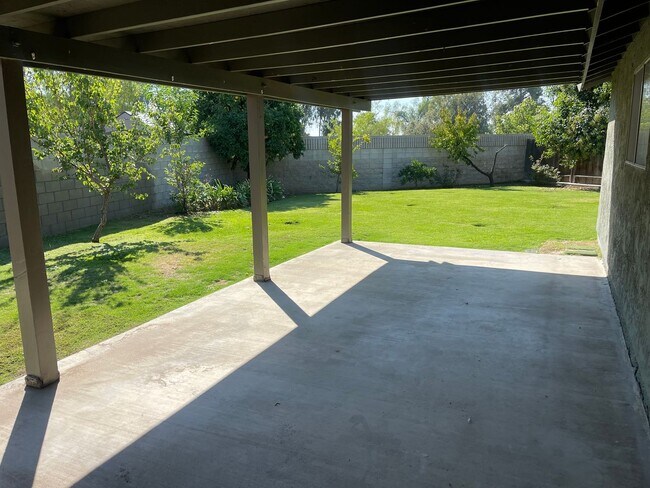 Building Photo - NE home for Rent – Spacious 3 Bedroom, 2 B...