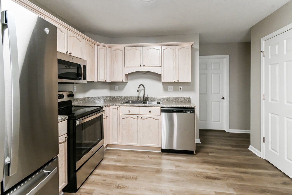 Building Photo - 7045 Kings Crown Dr