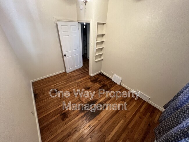 Building Photo - 1203 11th St