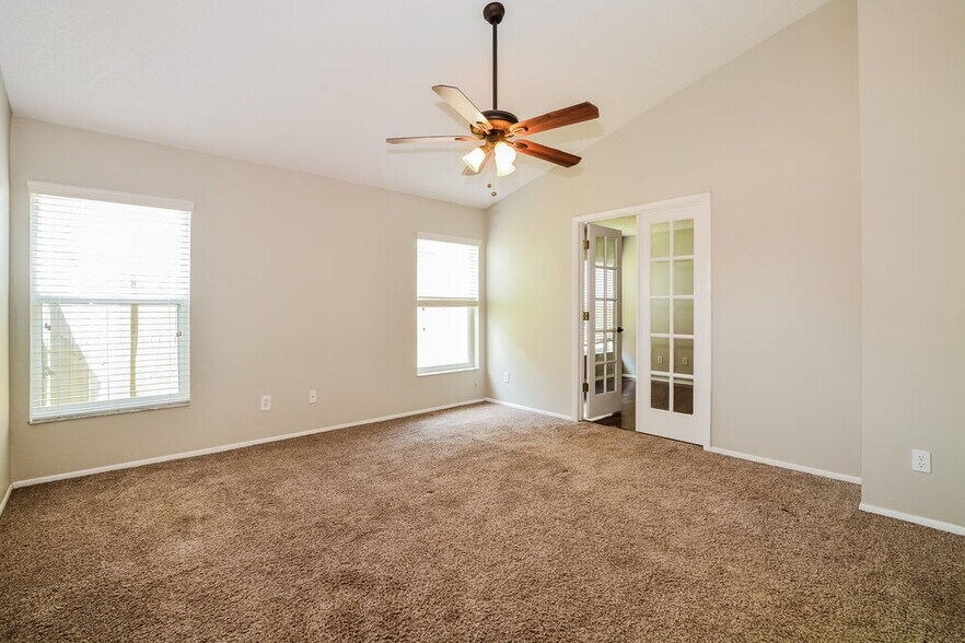 Building Photo - 10025 River Glen Ct