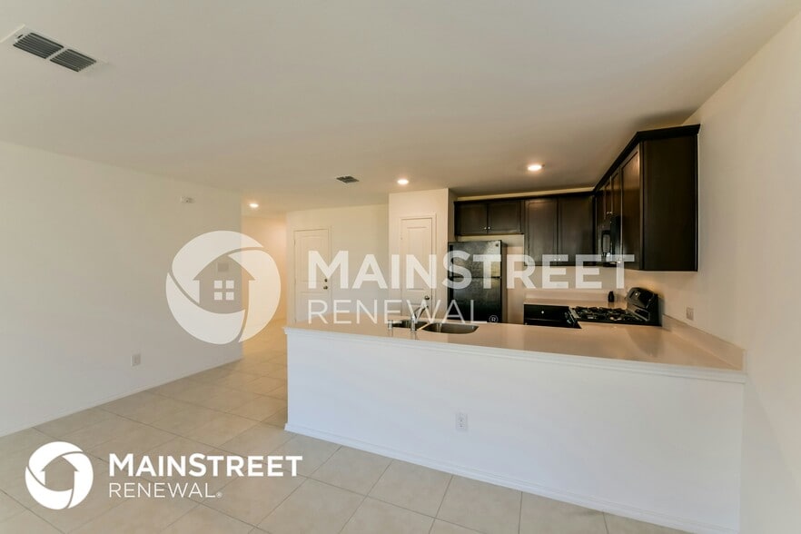 Building Photo - 332 Dry Cyn Wy