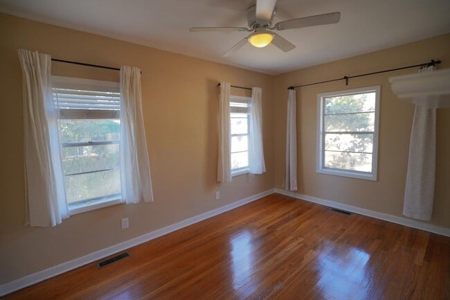 Building Photo - 525 Truett Dr