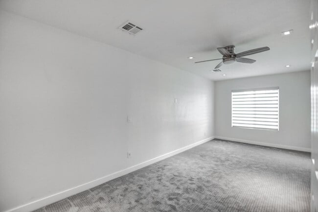 Building Photo - 6929 E Mariposa Dr