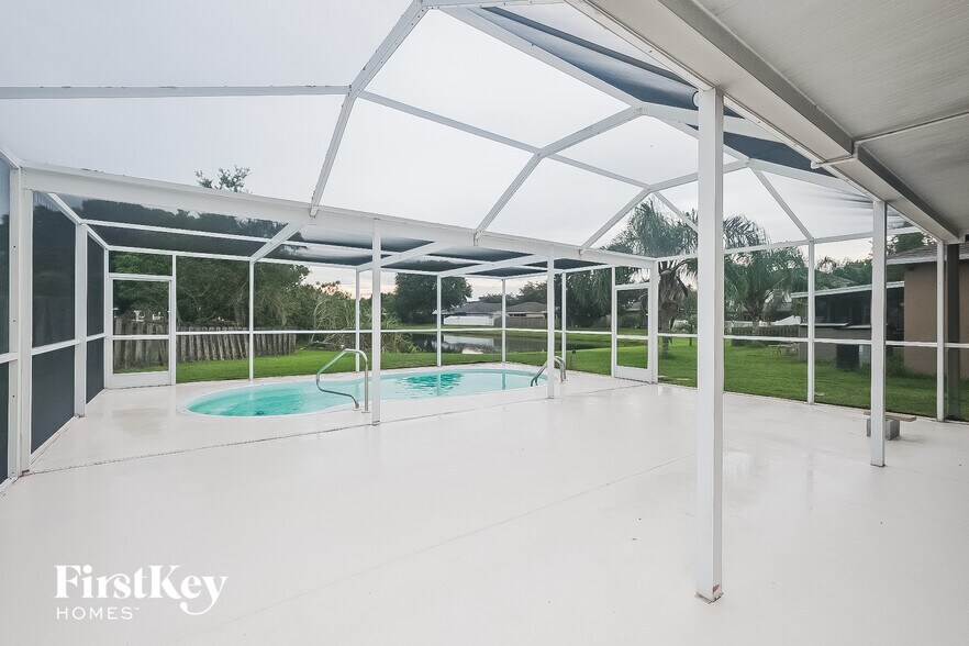 Building Photo - 6409 Gondola Dr