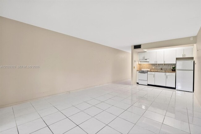 Building Photo - 1400 SW 124th Terrace