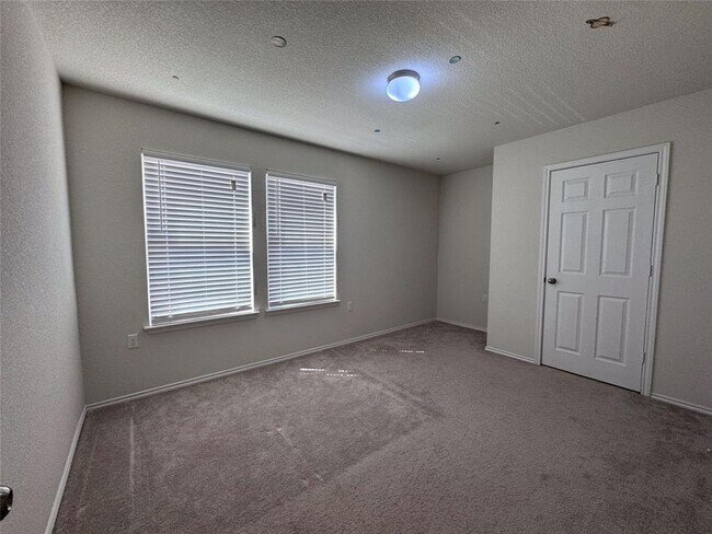 Building Photo - 11905 Reindeer Dr
