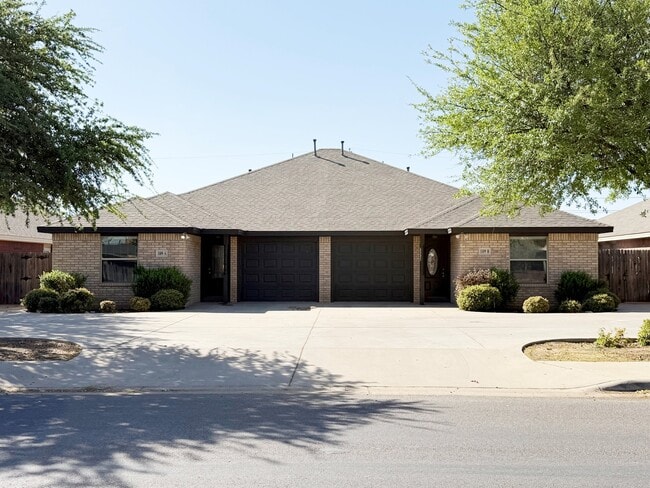 Building Photo - 5109 Graceland Dr