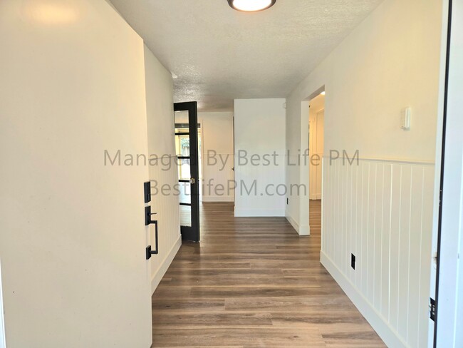 Building Photo - 150 Narain Ct