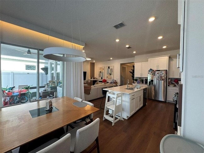 Building Photo - 14931 Lebeau Lp