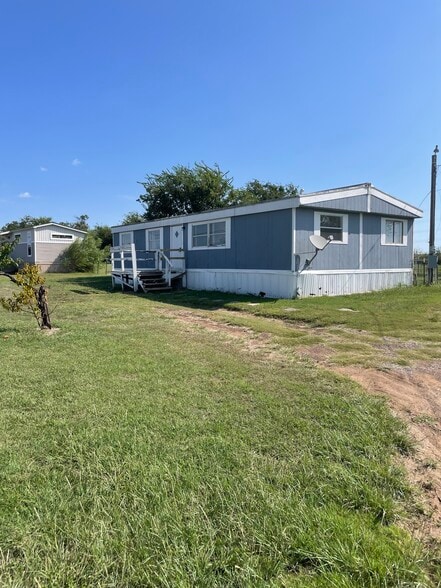 Building Photo - 7100 Karen Ln