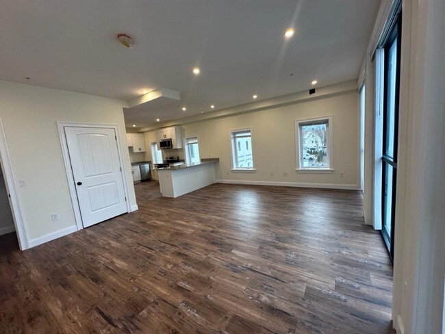 Building Photo - 19 Academy Dr