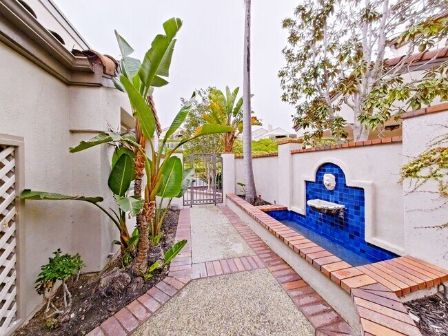 Building Photo - FURNISHED - Elegant 3 bedroom with office ...