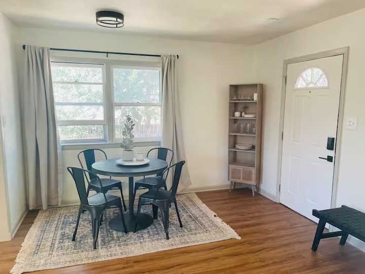 Building Photo - 2429 W Saint Vrain St