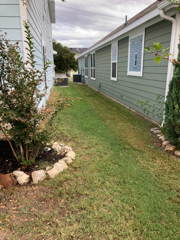 Building Photo - 11048 Kinston St