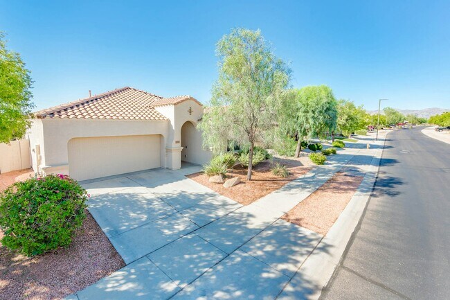 Building Photo - 17525 W Larkspur Dr