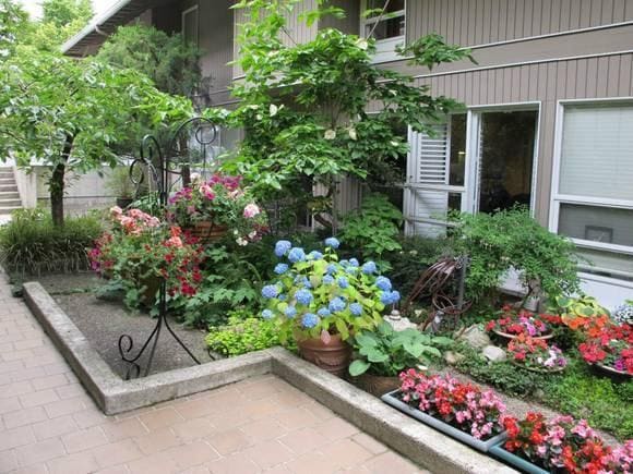 Building Photo - 860 100th Ave NE