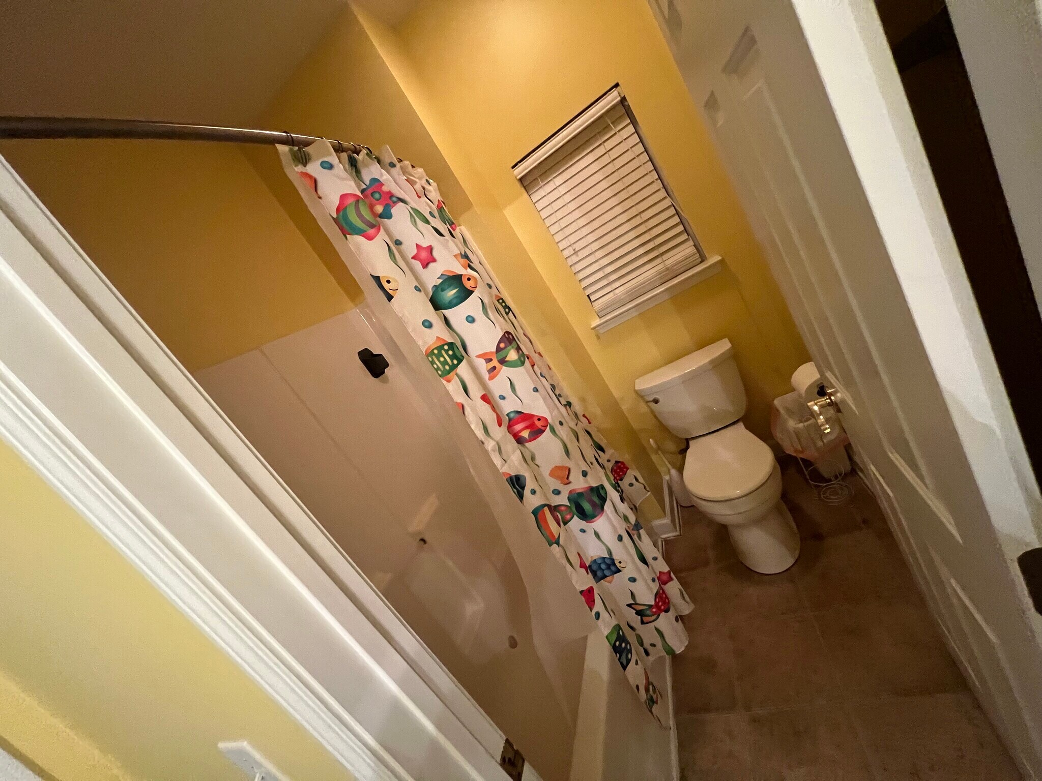 Second bath - 132 Zinnia Dr