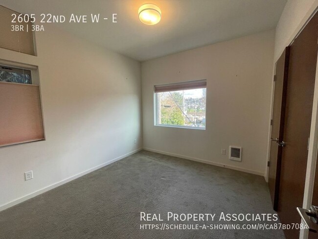 Building Photo - 2605 22nd Ave W