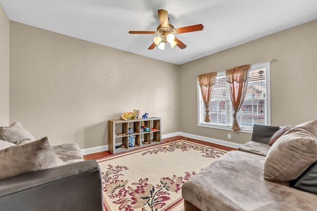 Building Photo - 3342 Cotham Ln