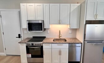 Building Photo - 33 South Ave