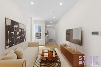 Building Photo - 3 bedroom in RIDGEWOOD NY 11385