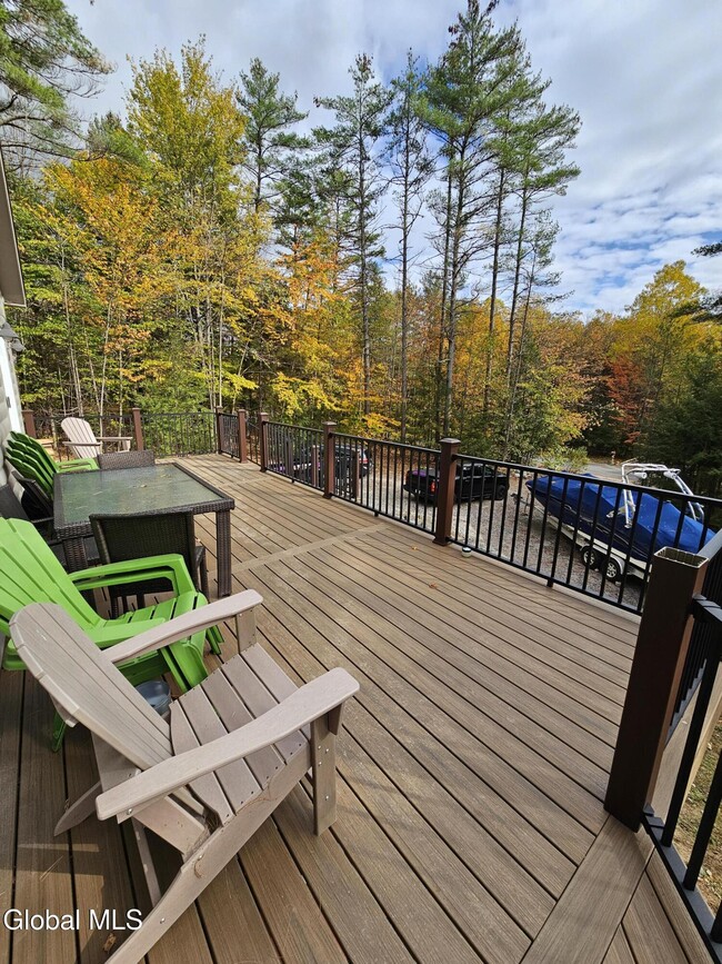 Building Photo - 9 Hemlock Dr