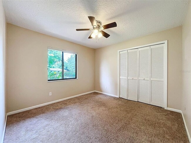 Building Photo - 951 Versailles Cir