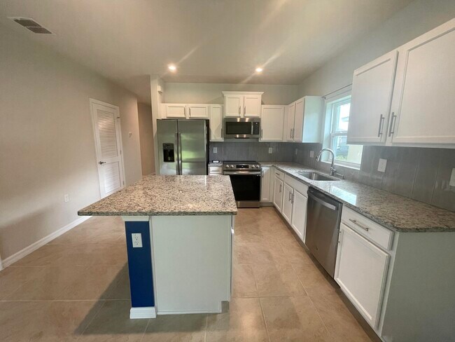 Building Photo - 3832 Lancove Way